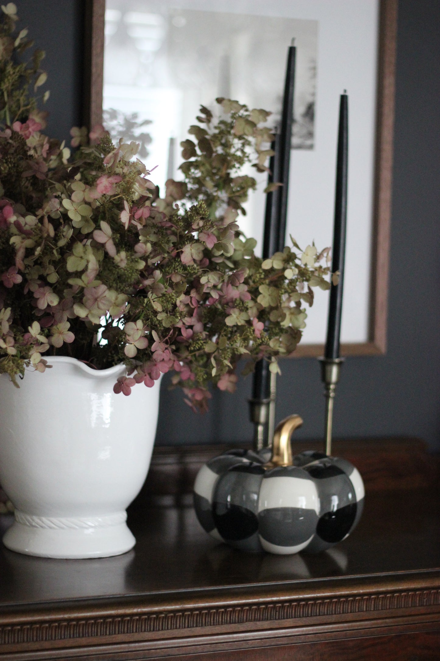 Jodie Pumpkin Décor | White/Black | 8.5x6.5