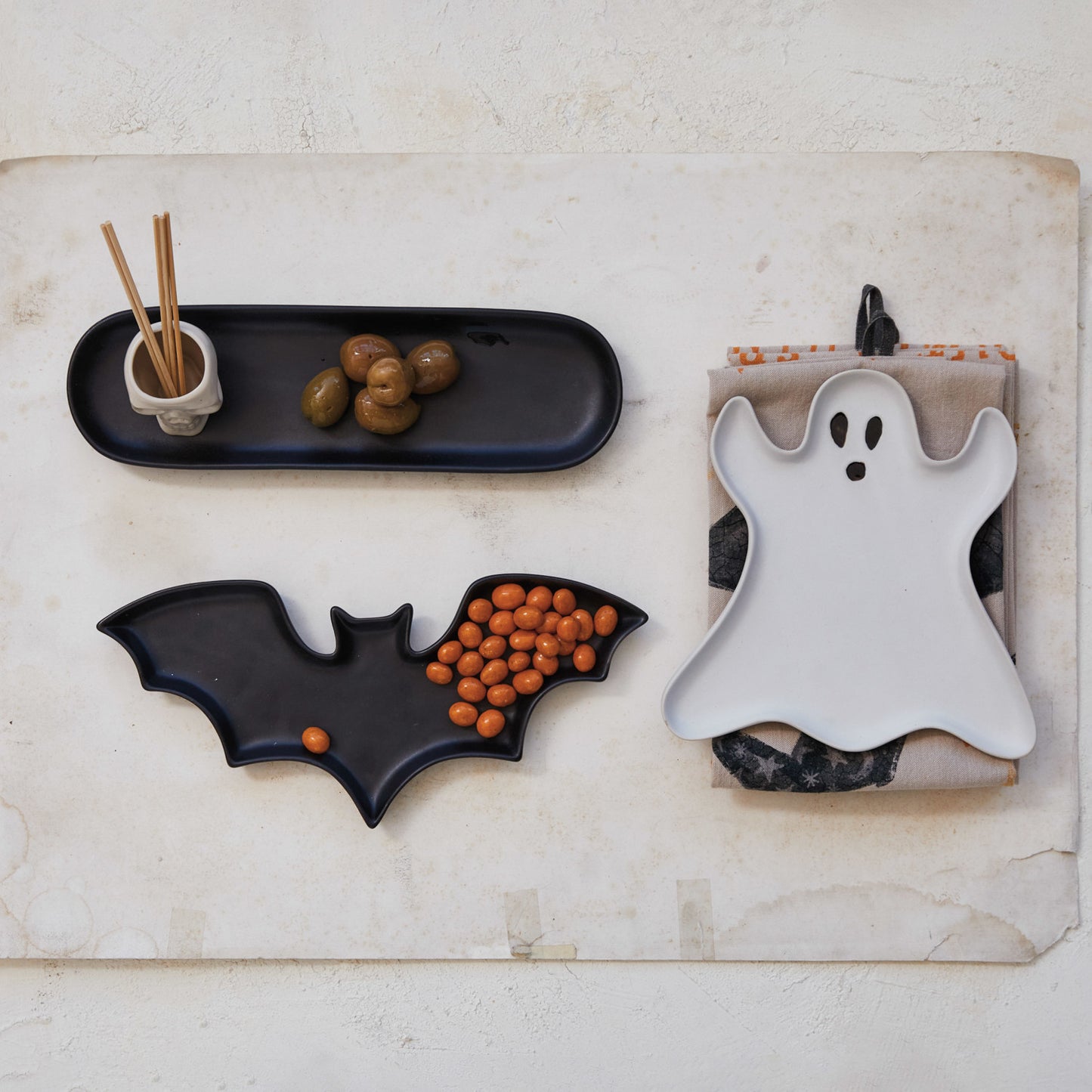 Stoneware Appetizer Dish with Skull Shaped Bowl