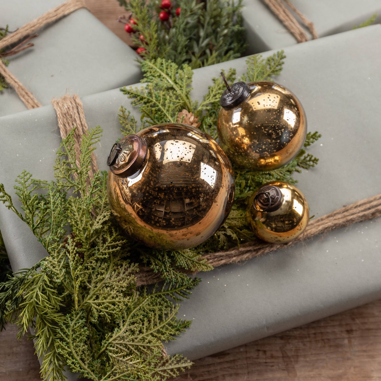 4" BRONZE KUGEL ORNAMENT