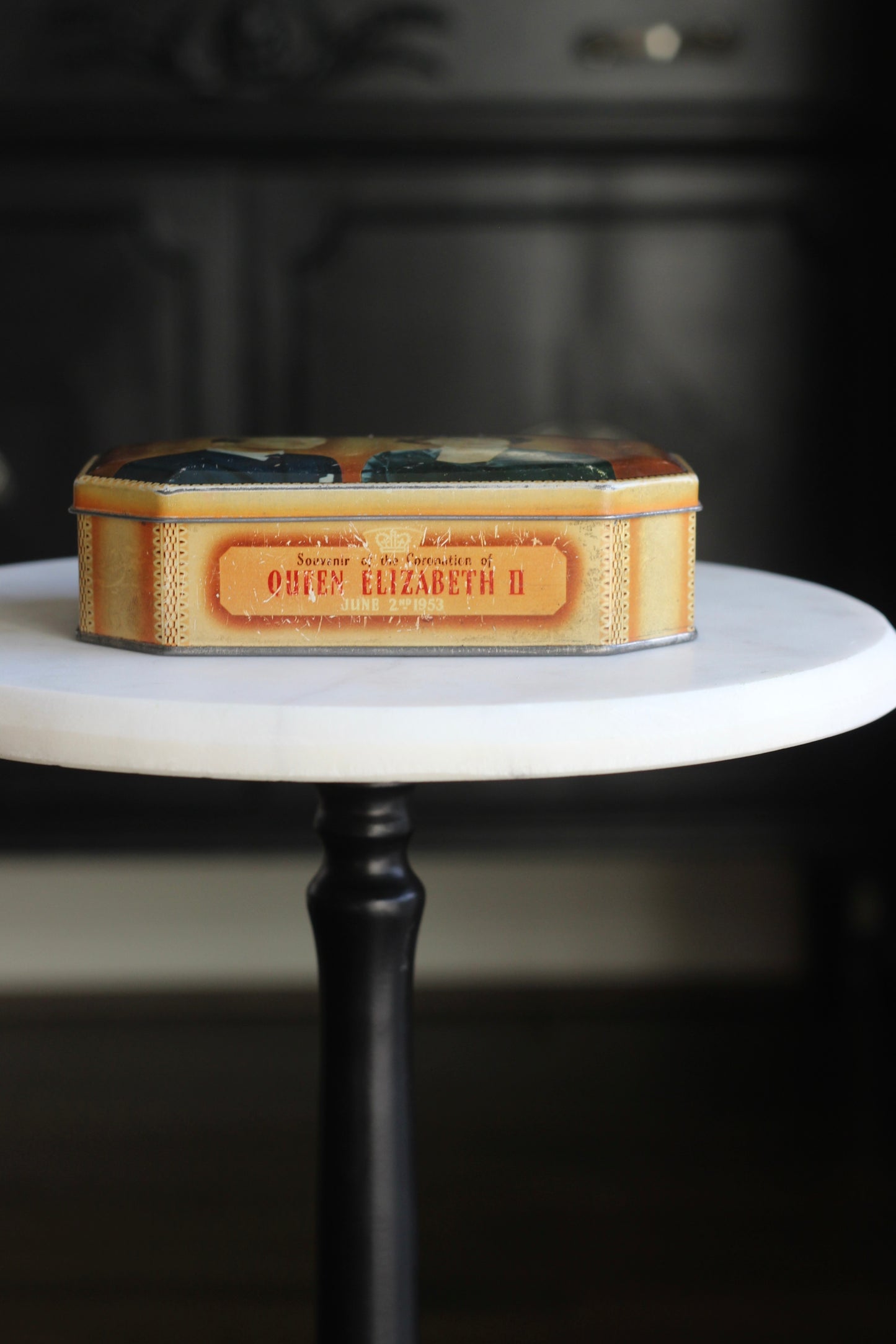 Vintage | Queen Elizabeth II Commemorative Tin | 1953