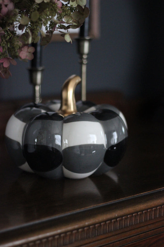 Jodie Pumpkin Décor  | White/Black  | 8.5x6.5
