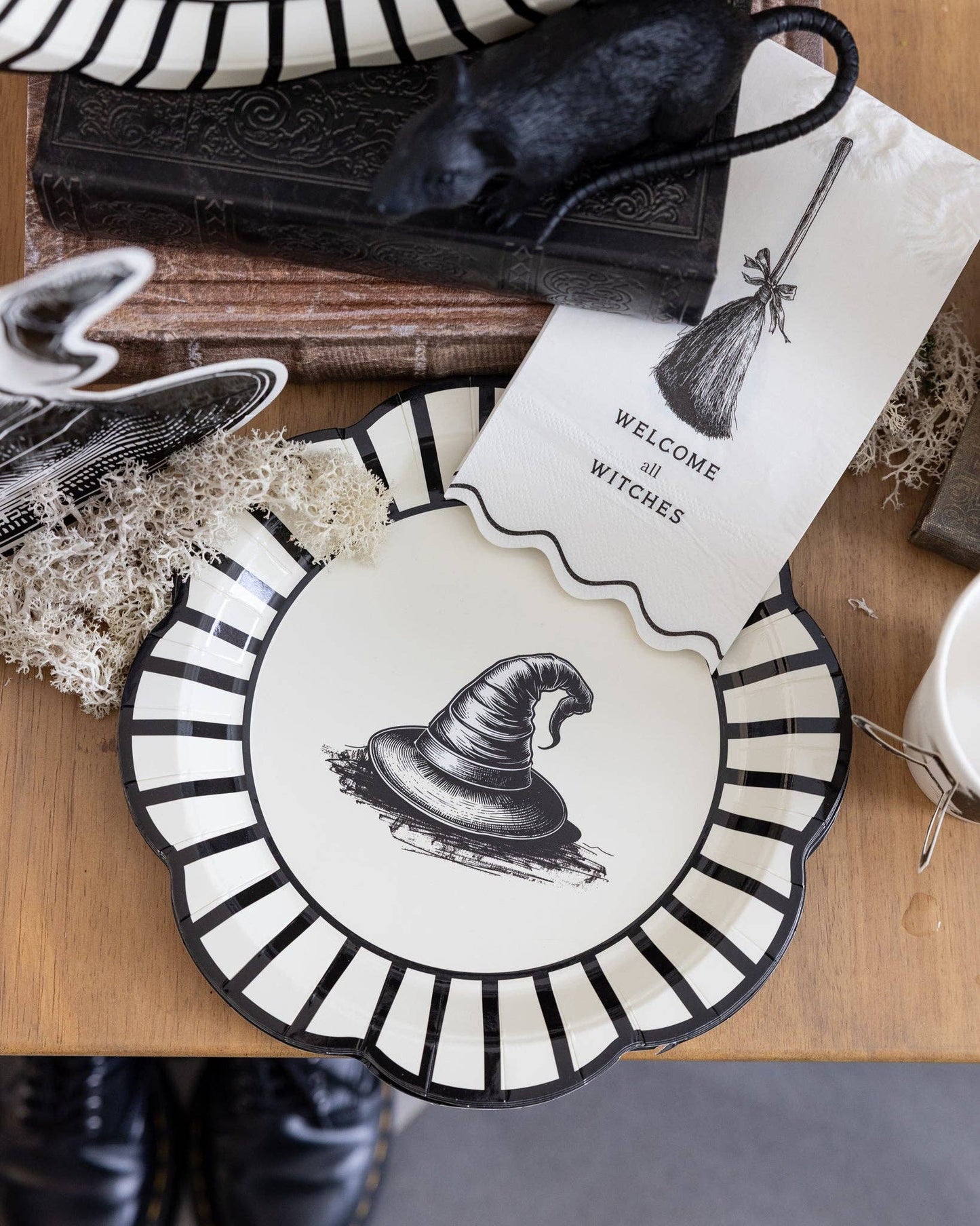 Welcome Witches Dinner Napkin Set
