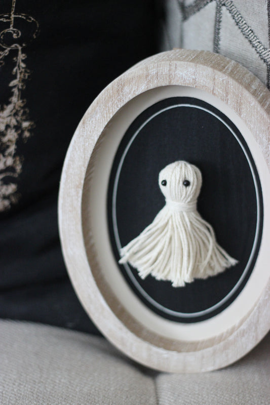 Spooky Tassel Ghost | Oval Frame Sign